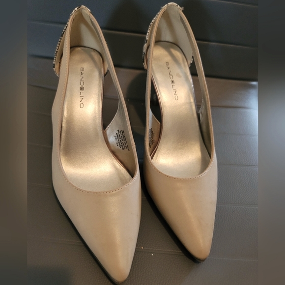 bandolino nude heels